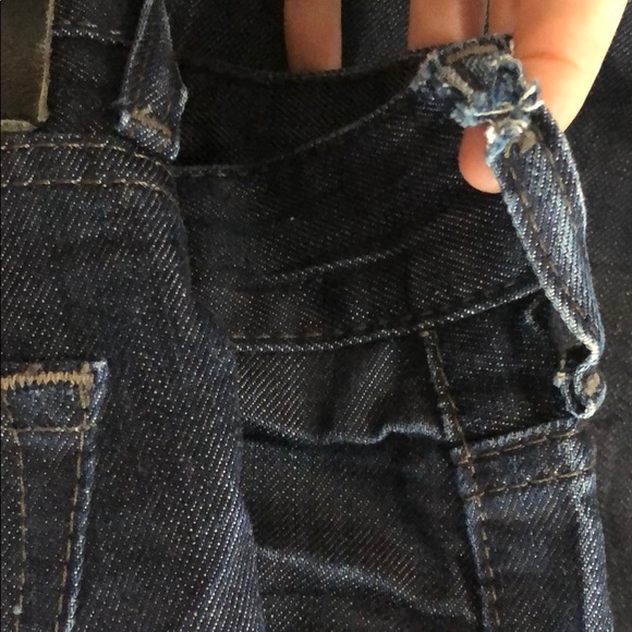 Dark wash guess jeans. - Picture 4 of 4